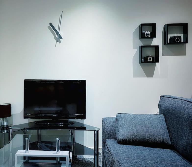 Two Bedroom Luxury Apt With Film Style Swansea Ngoại thất bức ảnh